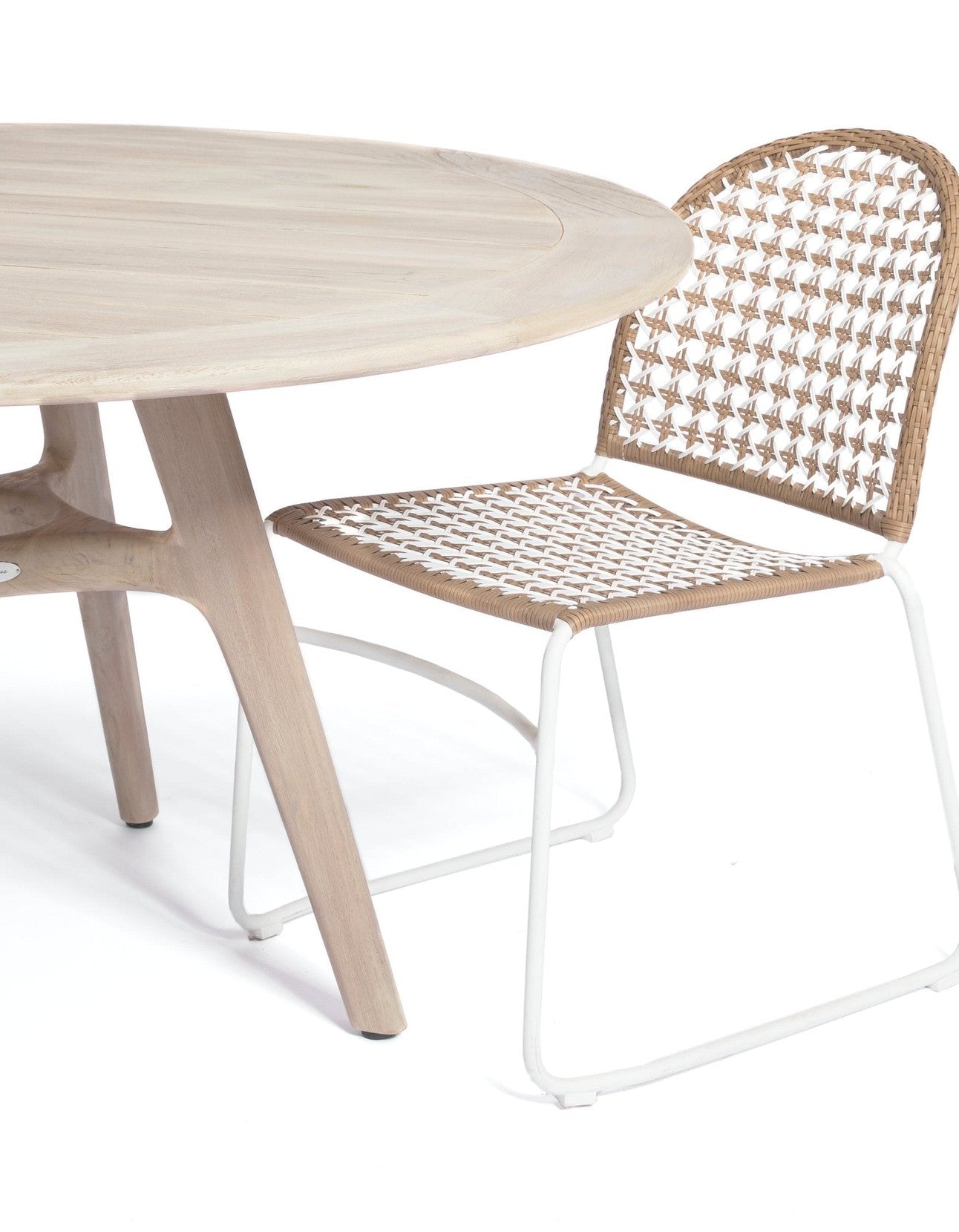 Teak vs Aluminium Outdoor Furniture: Which Is Right for Your Space?