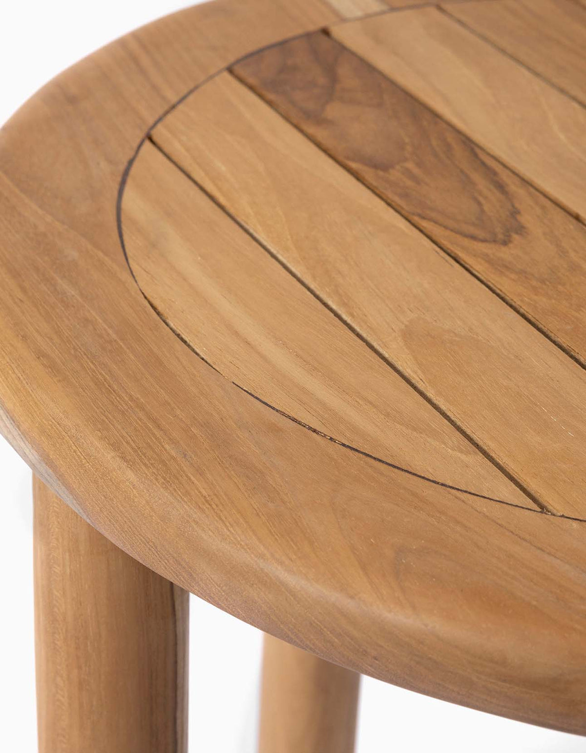 Jan Juc Side Table, close-up of the teak top and rounded edge