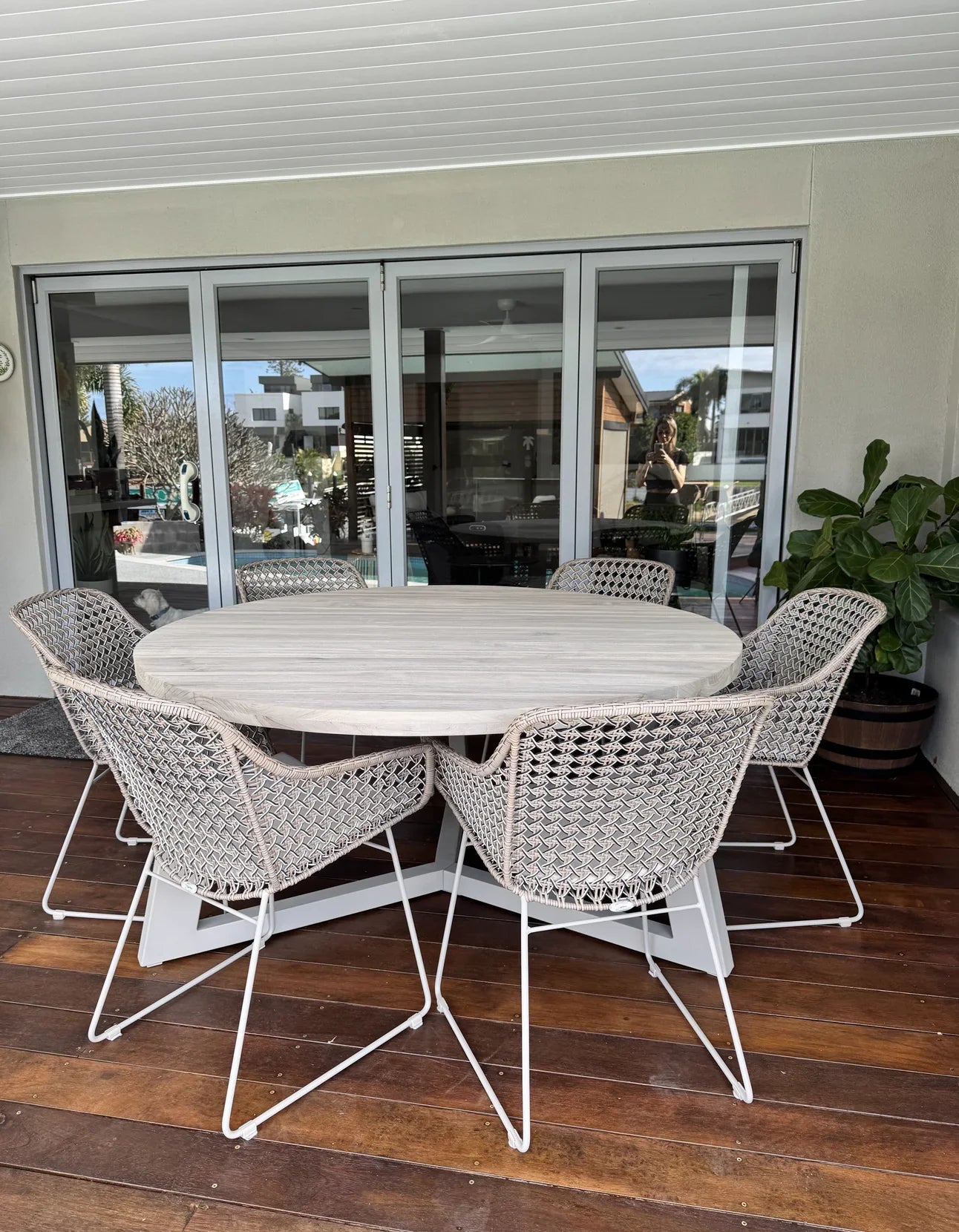 How to Choose an Outdoor Dining Setting for an Australian Home