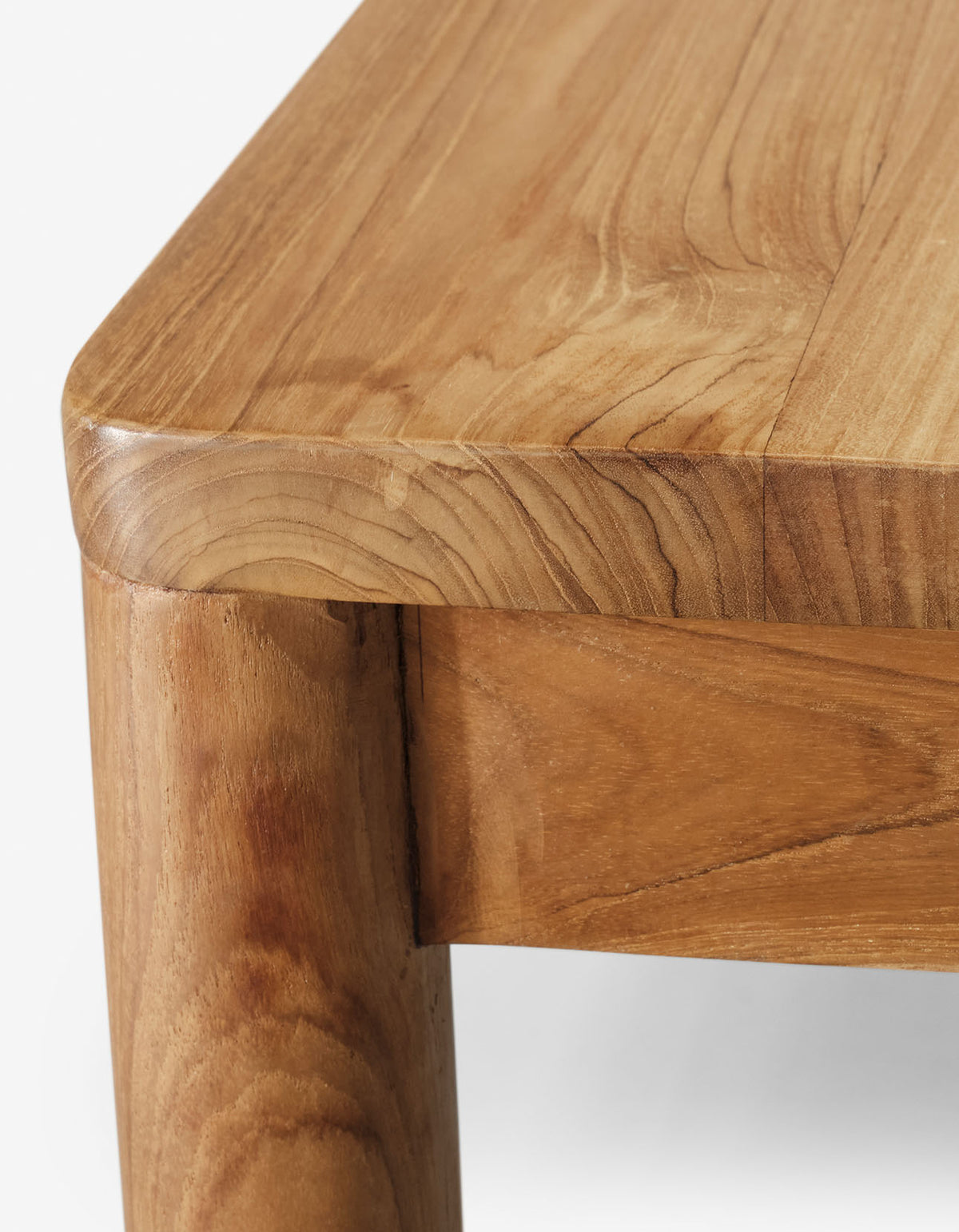 Jan Juc Dining Table, close-up of the rounded teak corner and leg