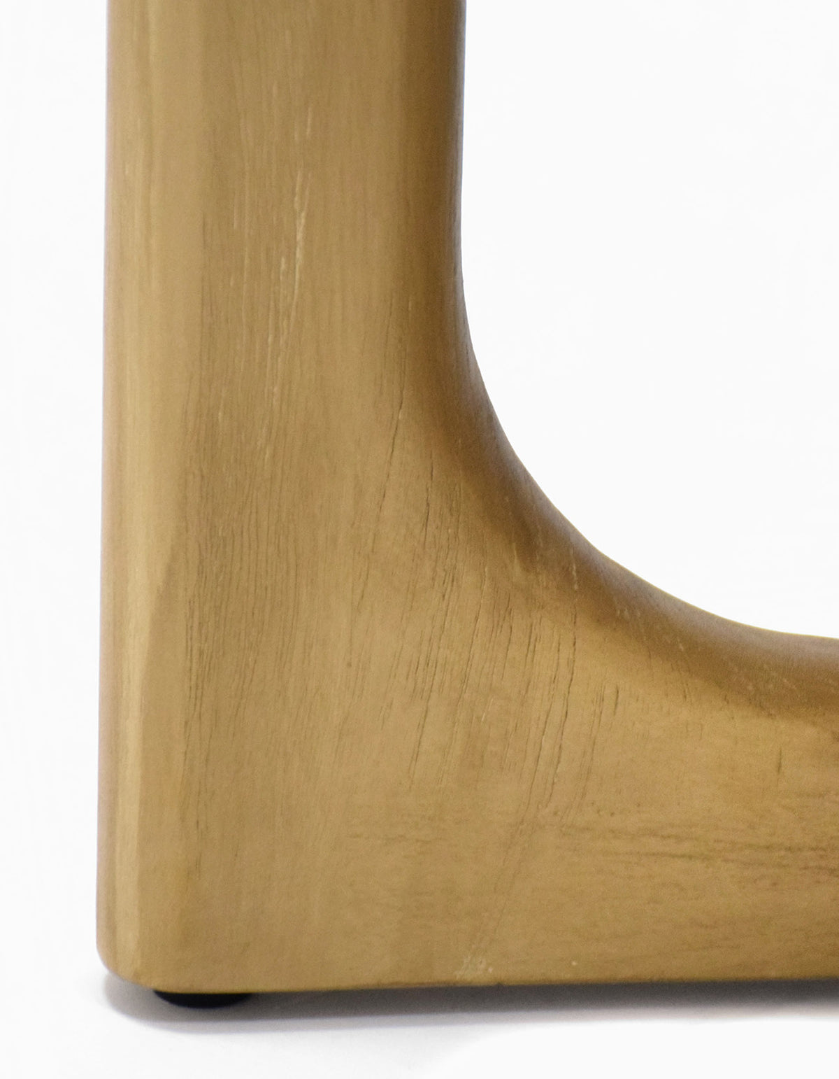 Noosa Coffee Table, close-up of the curved teak leg